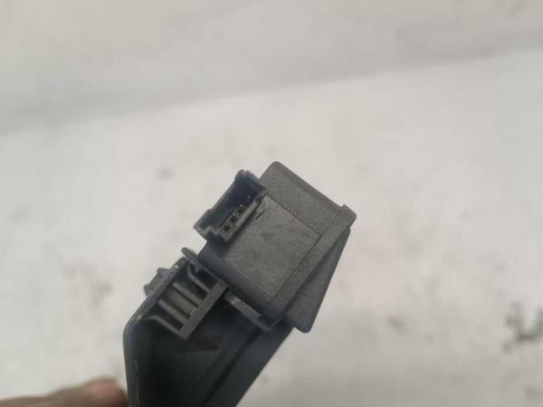 GACHE DE HAYON BMW/ROLLS-ROYCE - Vue 3